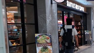 広い店内で落ち着いてコーヒーが楽しめました。