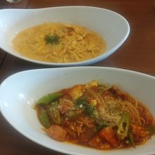 ベーコンモッツァレラのトマトソースとです