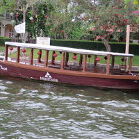 トゥボン川クルーズアナンタラホイアンの船