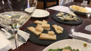 ワイン会するならエノテカバーが最適です