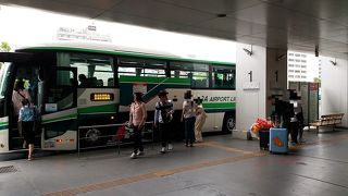 佐賀駅前から空港へは直通のバスが出ています。