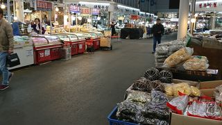 乾物中心の市場です！