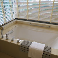 海が見えるバスルーム