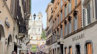 ローマを代表するブランドショップ街