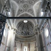 オストゥーニ大聖堂　優雅に鑑賞できます