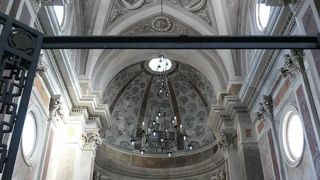 オストゥーニ大聖堂　優雅に鑑賞できます