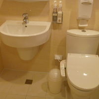 背中のペーパーホルダーが使いにくかった。しかもロールじゃない