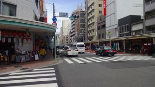 調理器具や什器の専門街