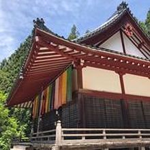 山の中だというのに立派な本堂