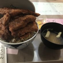 ソースかつ丼大（カツが4枚）