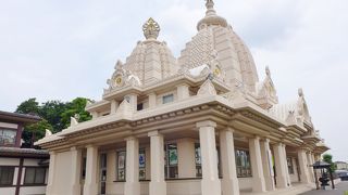 インド風の建築、今は薬師殿です