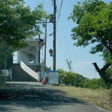 きつい道の先にある