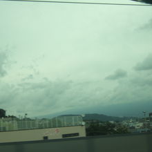 富士山は雲の中にうっすら