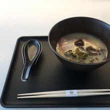 新メニューのラーメン、味は普通