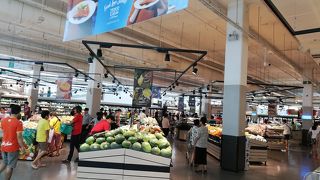 日本でいうと西友みたいな位置づけ