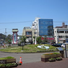 駅前のロータリーもゆったりしています