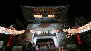 見上げた時の圧倒的な存在感