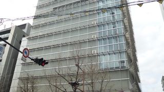 心斎橋駅直結の巨大商業施設