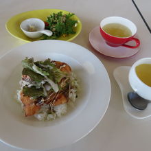 網走ザンギ丼＋コーンスープ