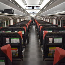 全席指定なので必ず座れます。