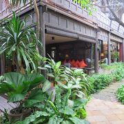 タイ風建築一軒家レストランでタイキュイジーヌ料理