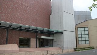 門司港レトロ地区にあり出光創業者のコレクションを展示する美術館。