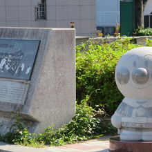 道路脇にはアンパンマンがいました