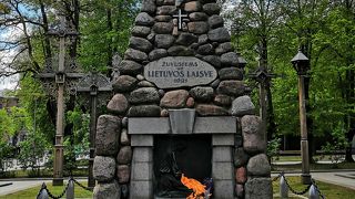 ヴィエニーベス広場