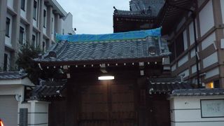 頬焼け地蔵尊が有名