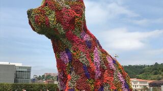 花で出来た子犬