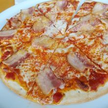 ピザホクスターナです