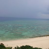 客室のバルコニーから見えるビーチの景色です。素晴らしい。