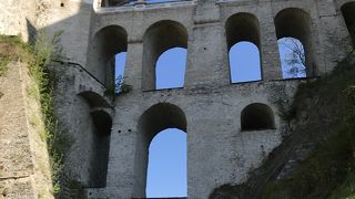 水道橋のように立派