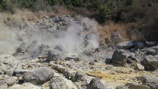 噴煙が至るところから立ち込める
