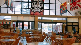 お土産買うのに最適な観光客向けの市場