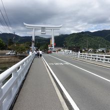 大鳥居と宇迦橋