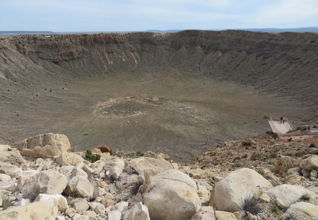 隕石の地球への衝突跡。スケールも大きく施設も充実