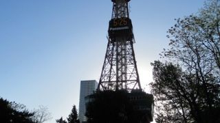 早朝のテレビ塔も感激だわー