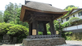 国宝の鐘楼です