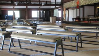 座禅が組めます