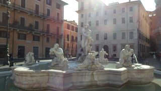 ナヴォーナ広場の噴水の一つ