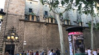 ランブラス通りの教会