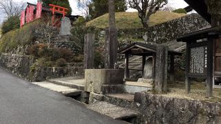 光徳寺の延命地蔵のお堂と石仏『寒山拾得』像