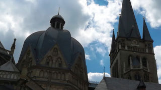 ケルン大聖堂とは違う美しさ