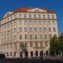 プラハ本駅からもトラムの停留所からも近いホテルです