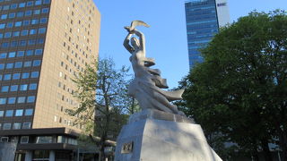 躍動感あふれる作品だわー