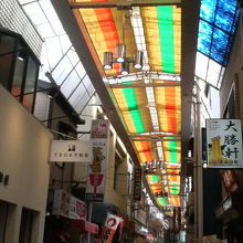 昼間でも薄暗かったりとレトロな雰囲気です