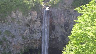 日本三大名瀑のひとつ