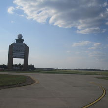 着陸して誘導路を進んでいます