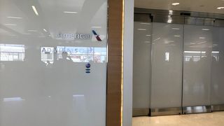 【ロサンゼルス国際空港】JGCカードで入室可能なアメリカン航空 FLAGSHIPラウンジ